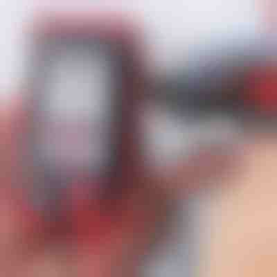 Handgehaltenes digitales Spannungsmessgerät | AMPTRON