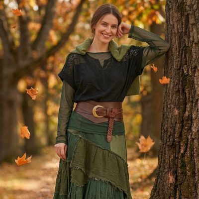Kurzärmeliges T-Shirt mit besticktem V-Ausschnitt aus Spitze | LACEVEE